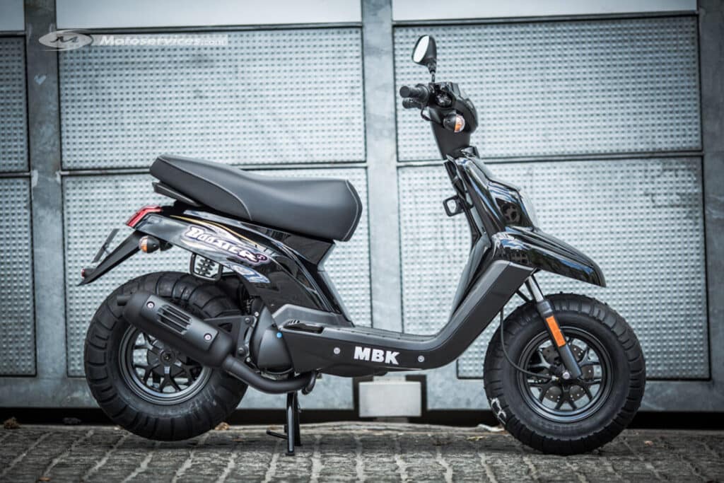 Tout Savoir sur le MBK Booster : le Scooter Urbain par Excellence