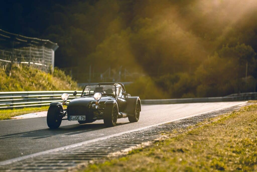 Assurance pour la Caterham Seven : Tout ce que Vous Devez Savoir
