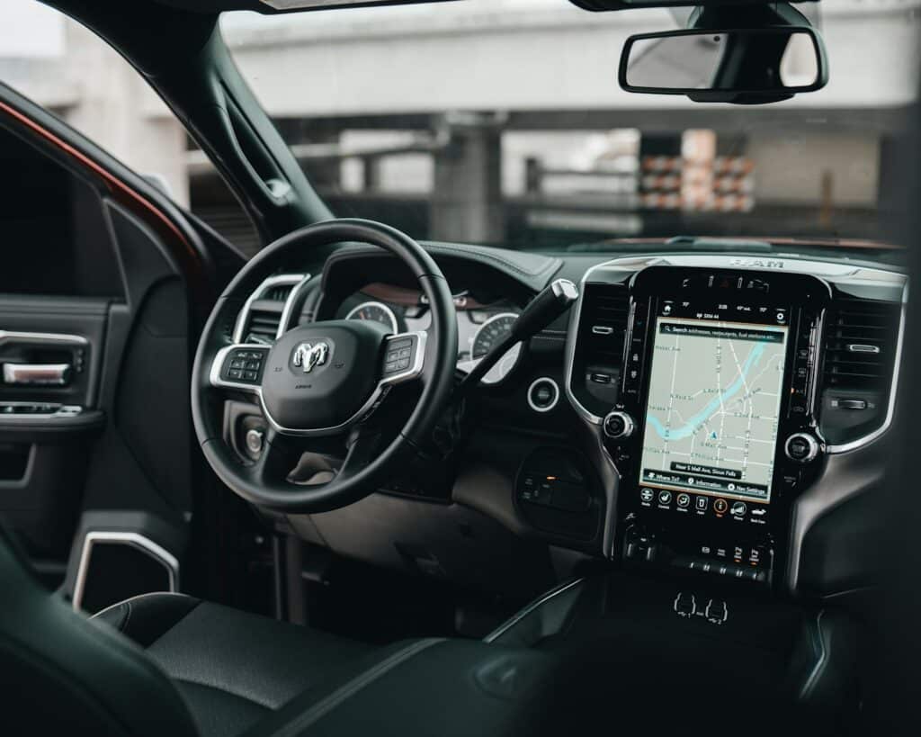 Guide Complet sur l'Assurance des Voitures Semi-Autonomes