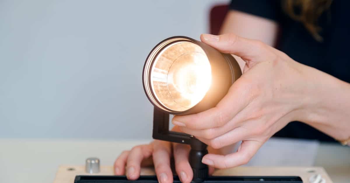 descubra uma análise aprofundada do setor de energia, explorando fatores políticos, econômicos, sociais, tecnológicos, ambientais e legais que influenciam esse campo vital. ideal para profissionais e estudantes que desejam compreender a dinâmica do mercado energético.