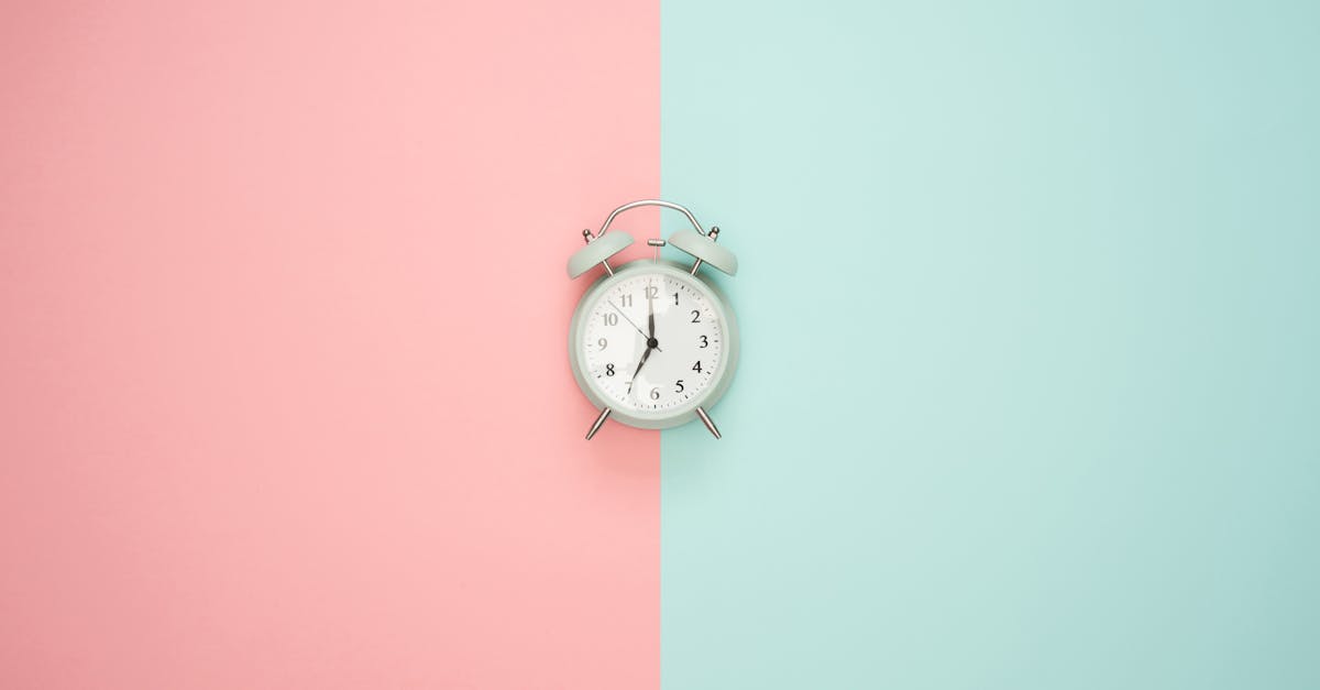 découvrez le modèle pestel, un outil stratégique essentiel pour analyser l'environnement macroéconomique. apprenez à évaluer les facteurs politiques, économiques, sociaux, technologiques, environnementaux et légaux qui influencent votre entreprise. optimisez votre prise de décision et restez compétitif sur le marché.