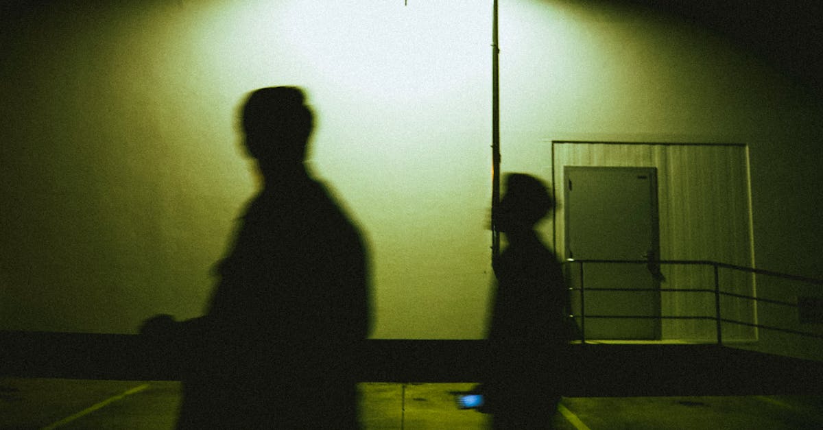 découvrez l'univers complexe de la déception, ses mécanismes psychologiques et son impact sur nos relations. apprenez à surmonter les désillusions et à transformer la déception en une force de croissance personnelle.