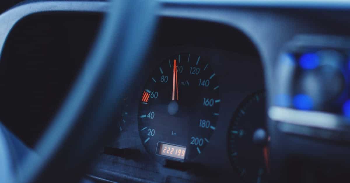Discover everything you need to know about mileage rates: definitions, calculations, and how they impact your professional expenses. Get informed to optimize your reimbursements and better manage your travel.