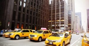 découvrez le service de taxis dans votre ville : des trajets rapides, confortables et fiables. réservez facilement en ligne ou par téléphone pour vos déplacements quotidiens ou vos voyages. profitez d'une conduite sécurisée avec des chauffeurs professionnels et courtois.