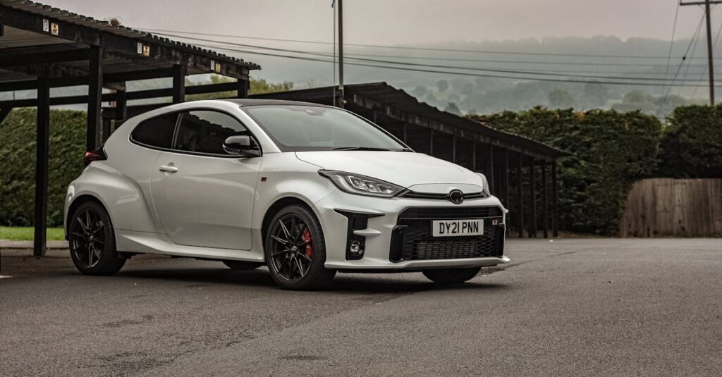 découvrez comment protéger votre toyota yaris avec les meilleures options d'assurance. comparez les offres, bénéficiez de conseils d'experts et trouvez la couverture idéale pour votre véhicule en un clin d'œil.