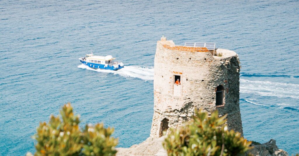 protégez votre bateau avec une assurance adaptée à vos besoins. découvrez nos options d'assurance bateau qui couvrent les dommages, le vol et la responsabilité civile. naviguez en toute sérénité avec une couverture complète et des services personnalisés.