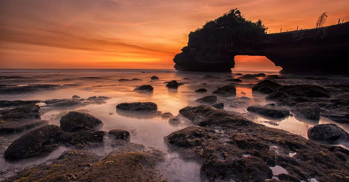 Discover the causes and impacts of coastal erosion on our shores. Explore sustainable solutions to preserve our coasts against this growing natural phenomenon.