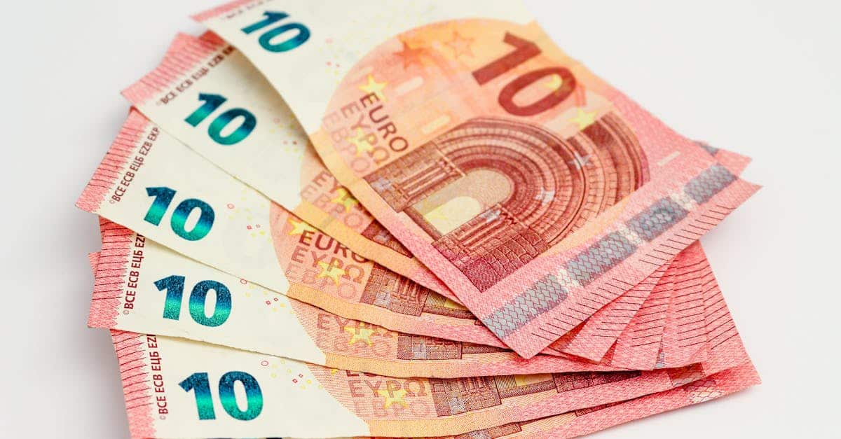 découvrez tout sur les billets en euros : leur histoire, leur design, et leur importance dans l'économie européenne. explorez les différentes valeurs et apprenez à les reconnaître.