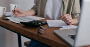 découvrez tout ce que vous devez savoir sur la dette subordonnée, ses caractéristiques, ses avantages et ses risques pour les investisseurs. apprenez comment cet instrument financier peut influencer vos décisions d'investissement.