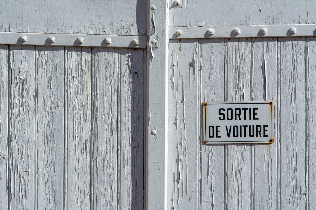 Vol de voiture : délais de déclaration, indemnisation et véhicule retrouvé